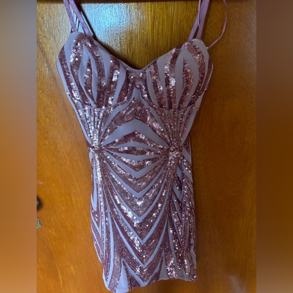 Fashion nova dress - Picture 2 of 3